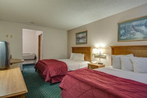Bridgeway Inn & Suites