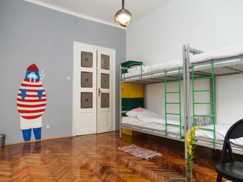 Hostel Yolostel