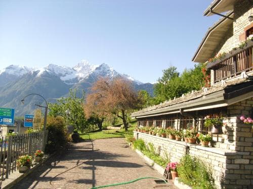 Les Fleurs Bed And Breakfast
