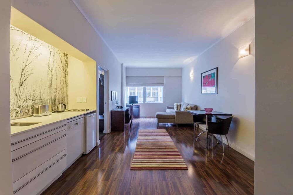 The Bijoux Aparthotel