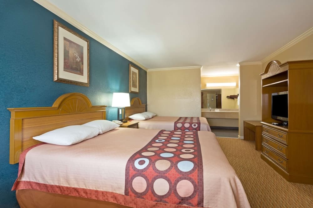 Super 8 By Wyndham Covington