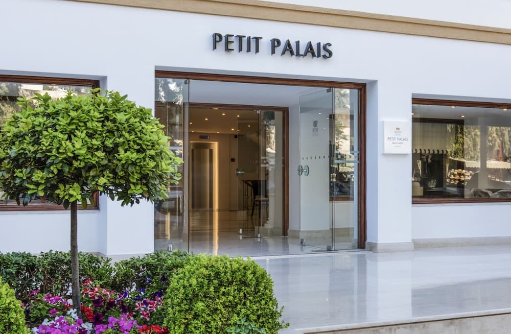 Canvas by Mitsis Petit Palais