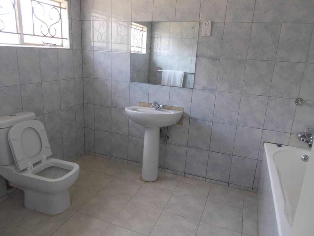 Tecla Lodges