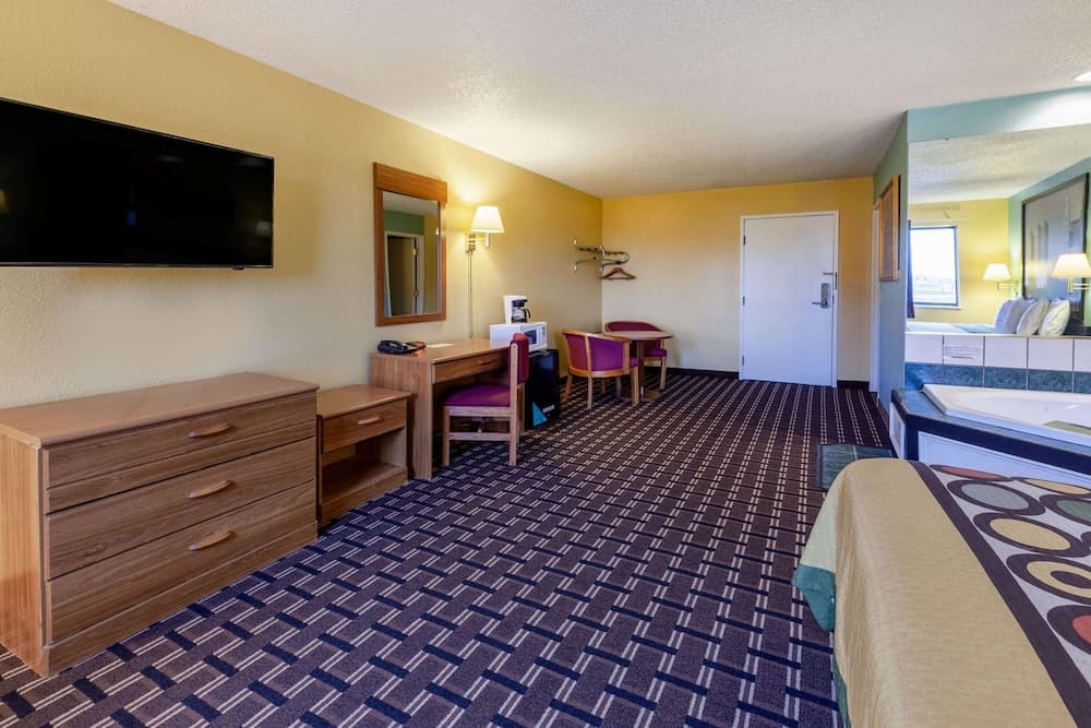 Super 8 by Wyndham Newcomerstown