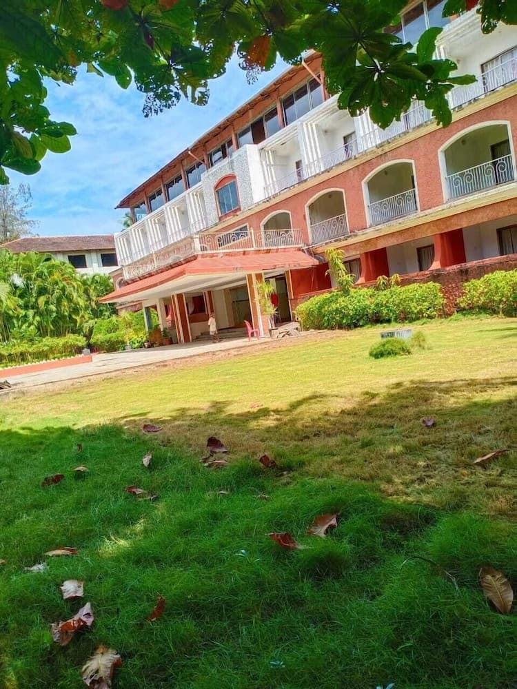 Arnala Beach Resort