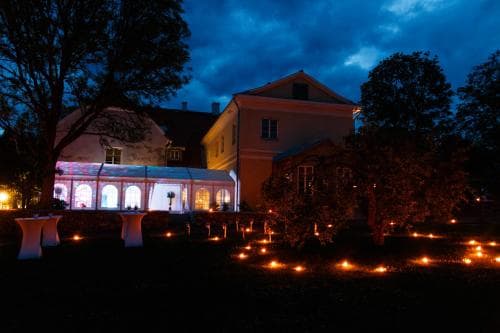 Kau Manor