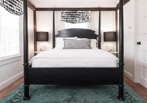 The Deacon & James Pharmacy B&B