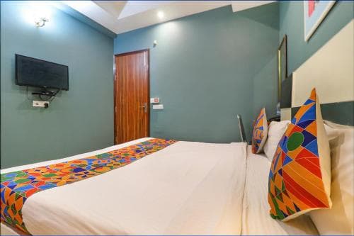 Fabhotel Maxx Inn