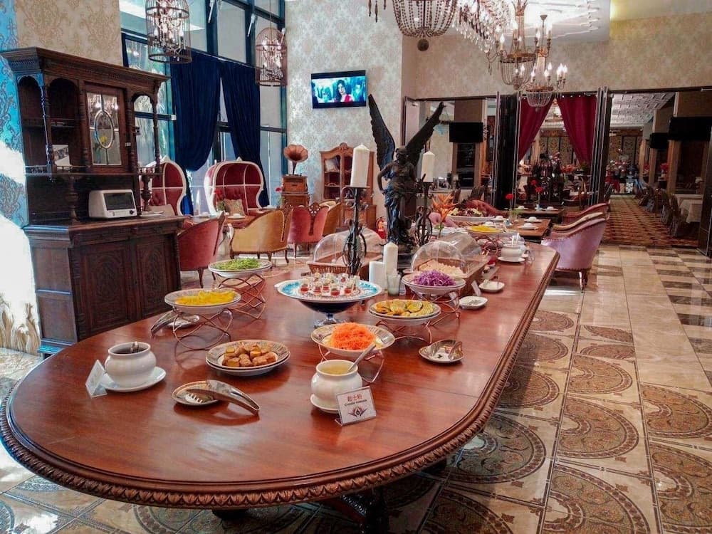 M hotel
