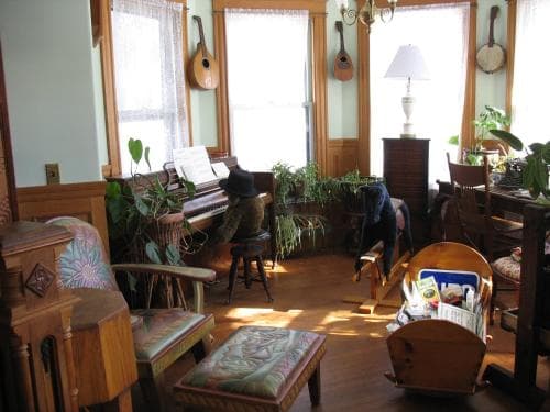Hugging Bear Inn
