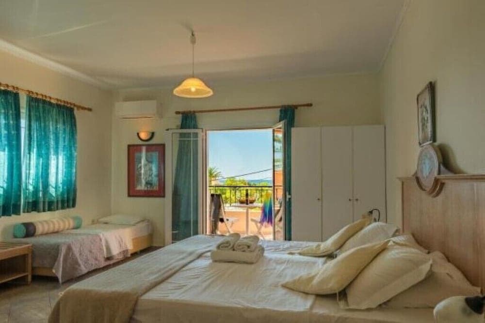 Sotiris Studios & Apartments