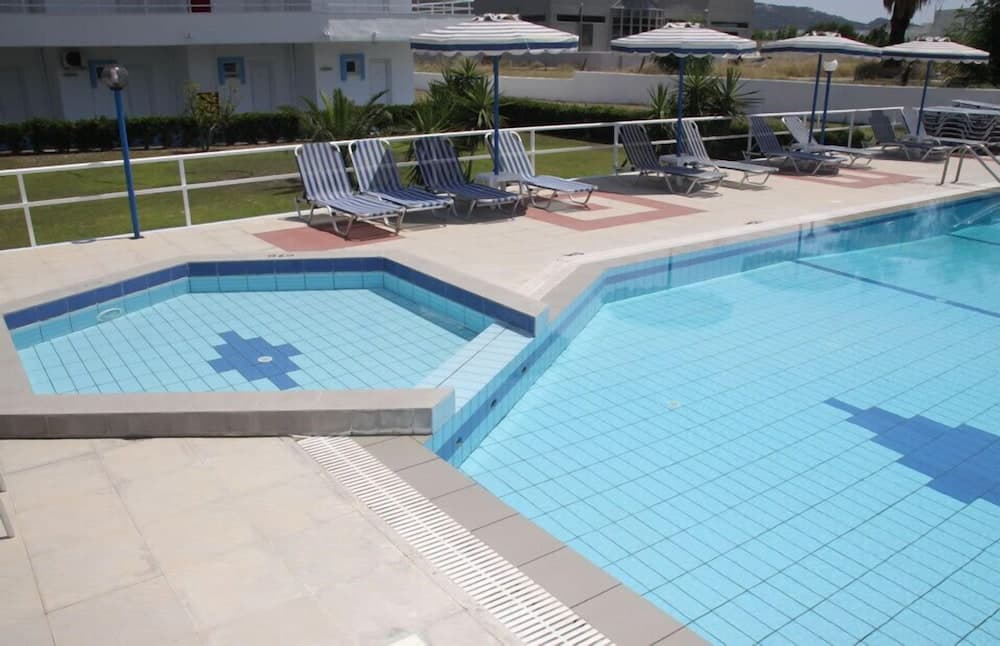 Lagonas Beach Hotel