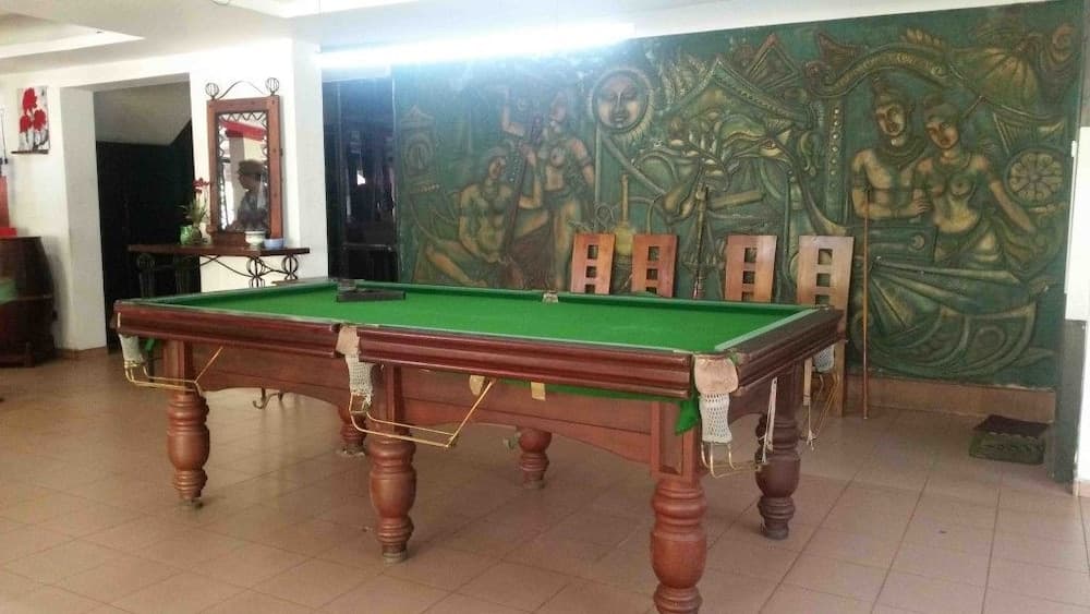 Aubrona Hotel