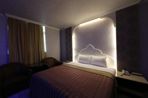 Full Moon Motel