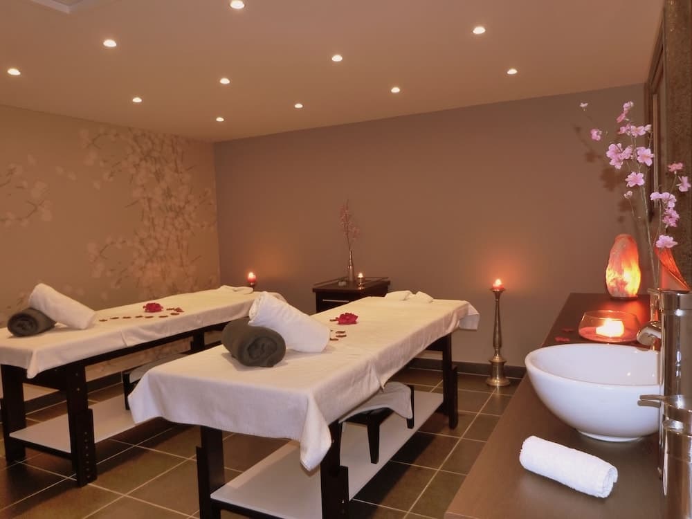 Ax Hotel Spa & Restaurant