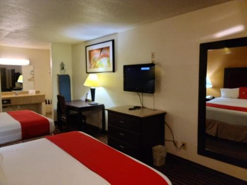 Red Carpet Inn & Suites
