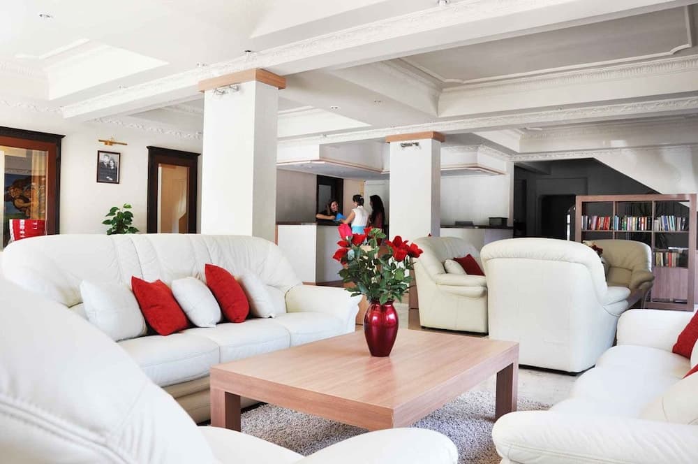 Manolya Hotel