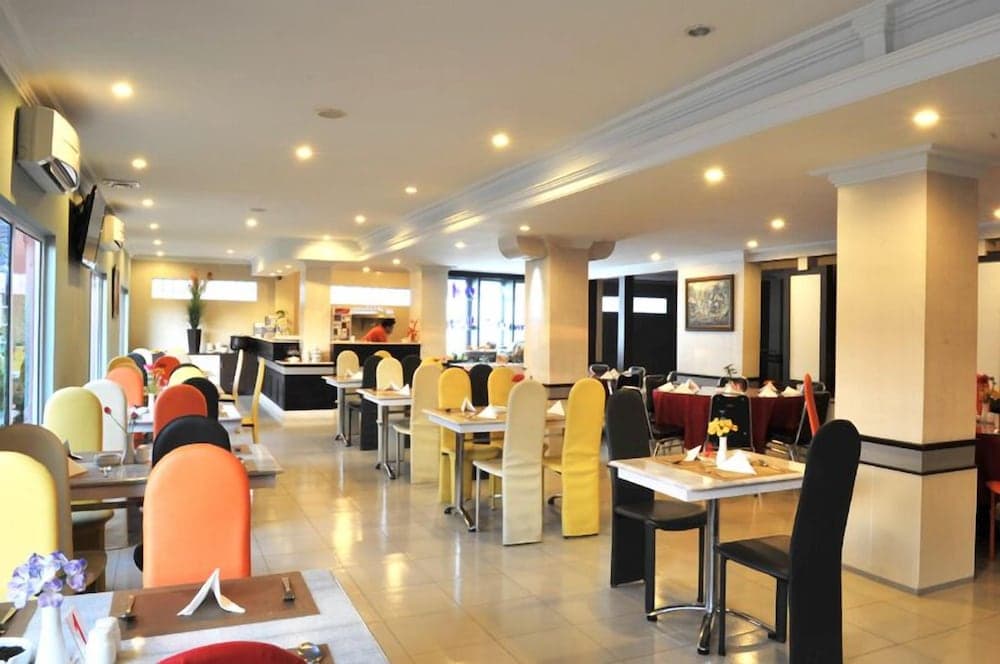 Gaja Hotel