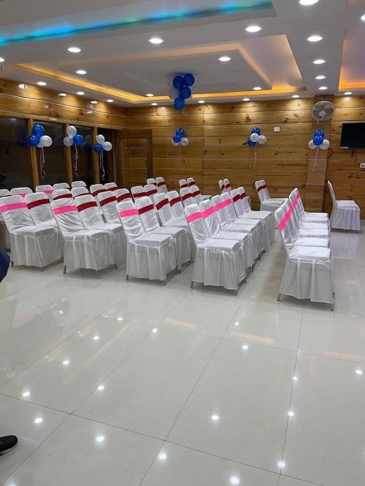 Hotel DEv Inn