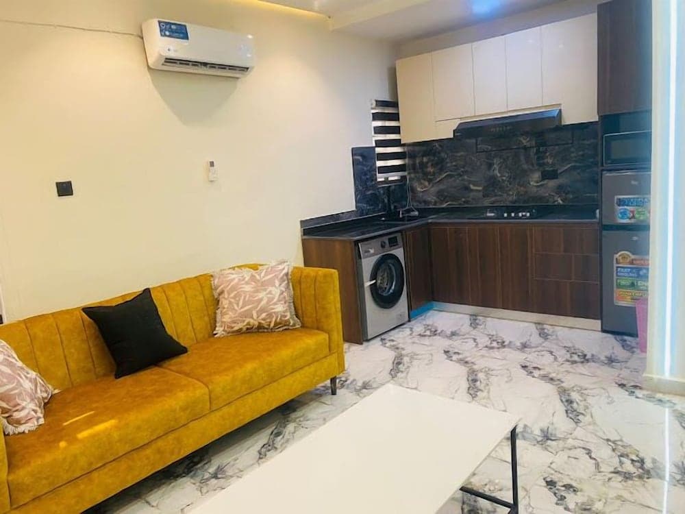 LV-21 Service Apartment M04b