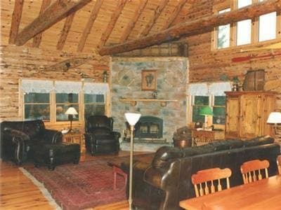 White Pillars Lodging