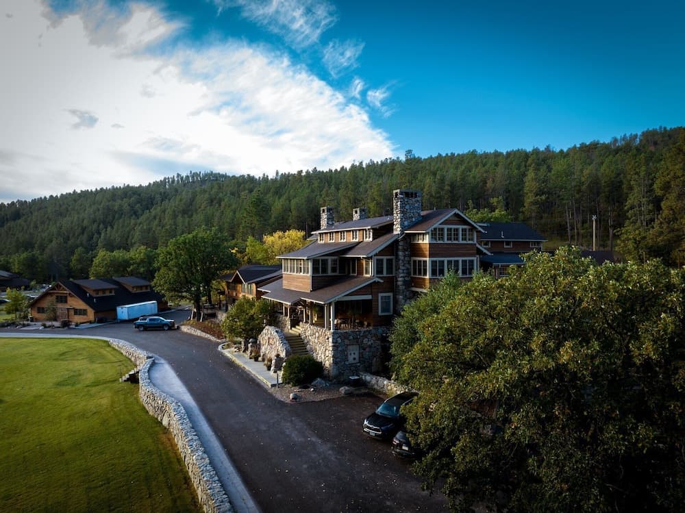 State Game Lodge