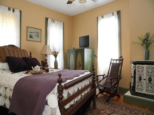 Amethyst Inn
