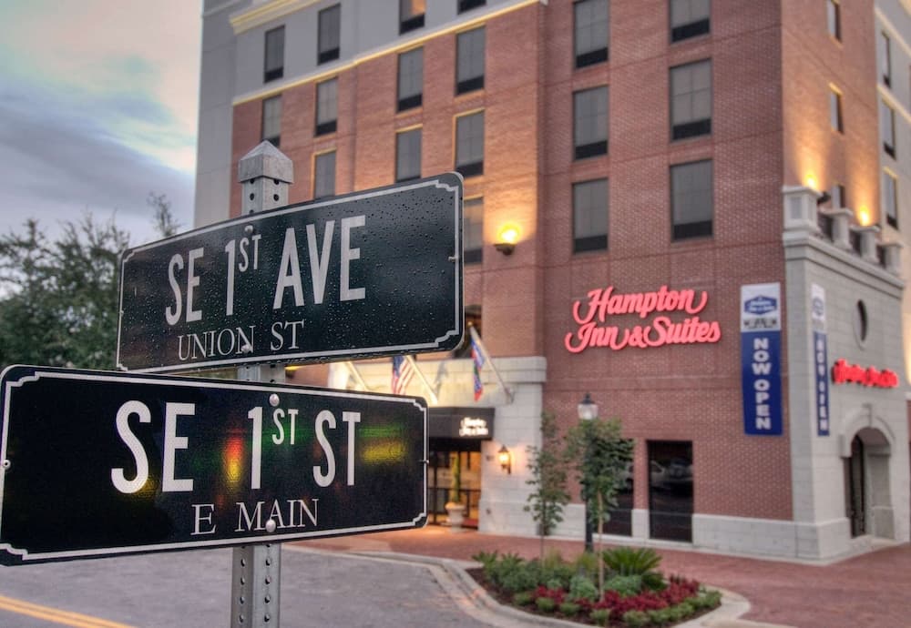Hampton Inn & Suites Gainesville-Downtown
