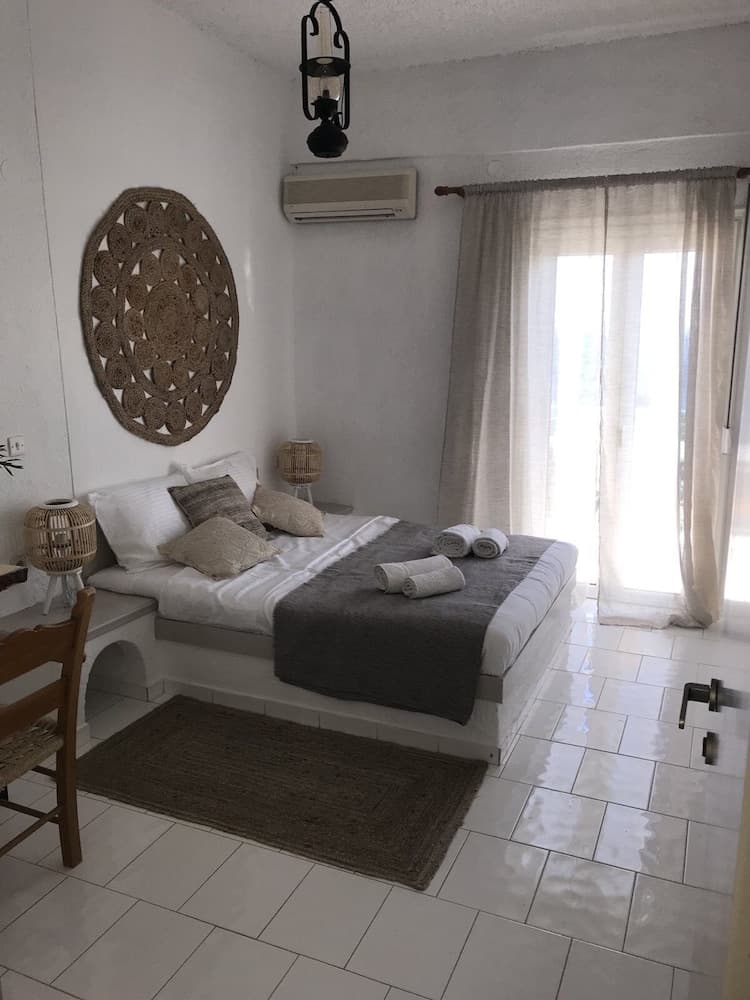 Achlia Hotel