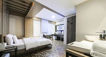2Night Hotel