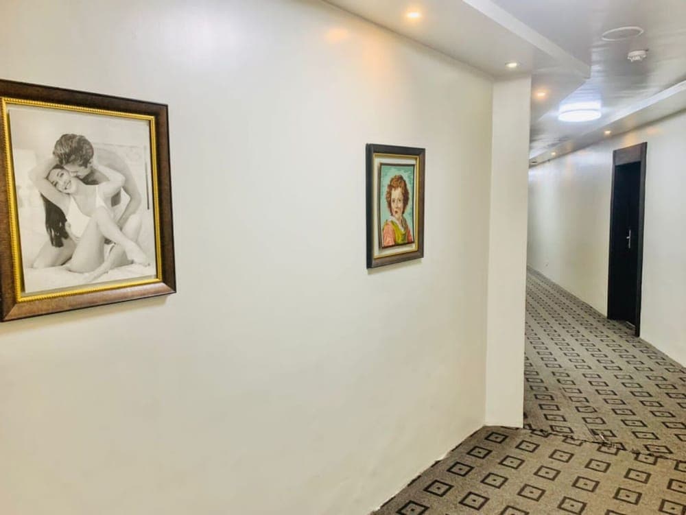 Oakspring Hotel and Luxury Suites
