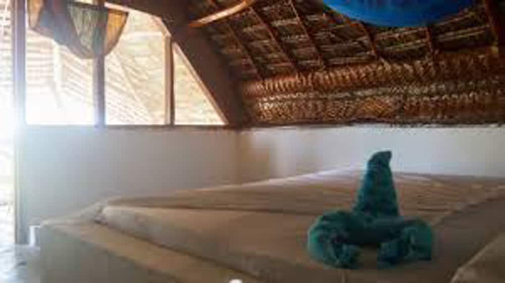 Caveman Eco Lodge