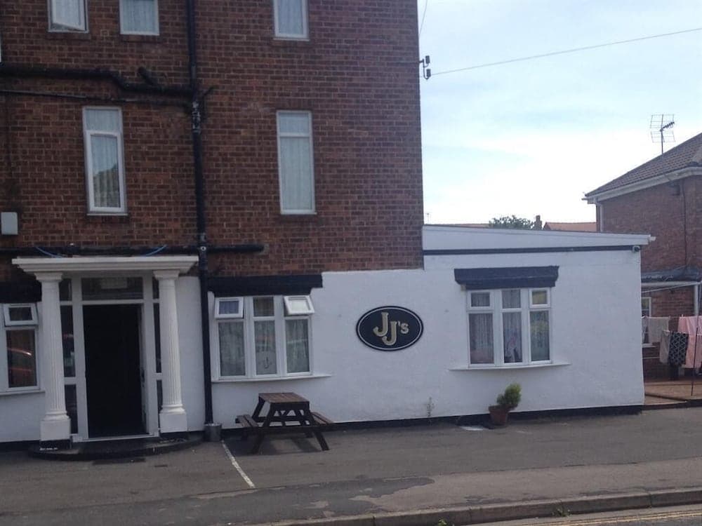JJs Hotel & Bar