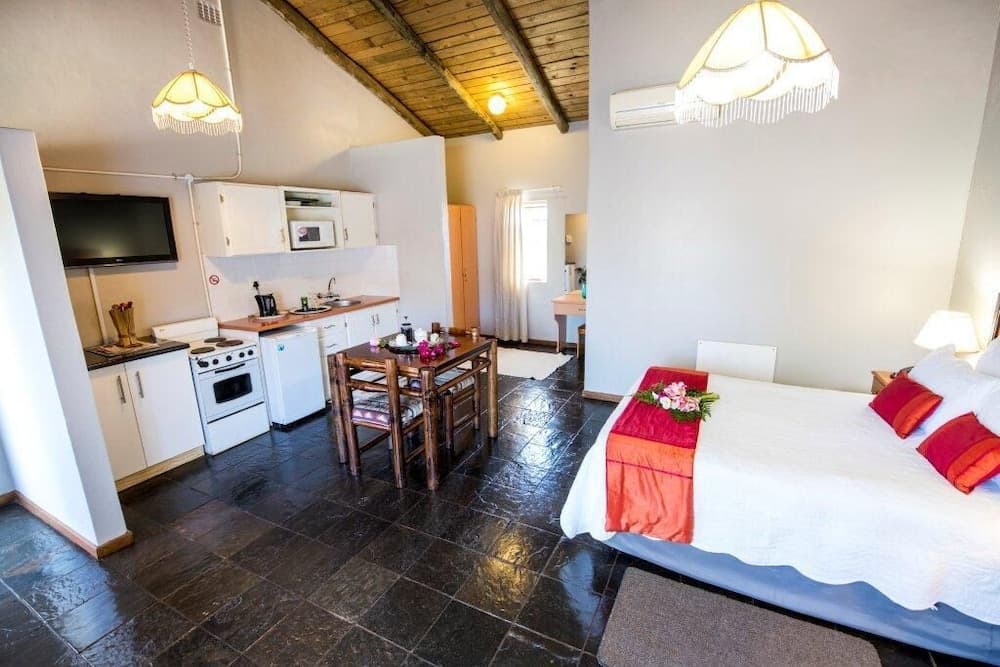 Brookside Lodge B&B