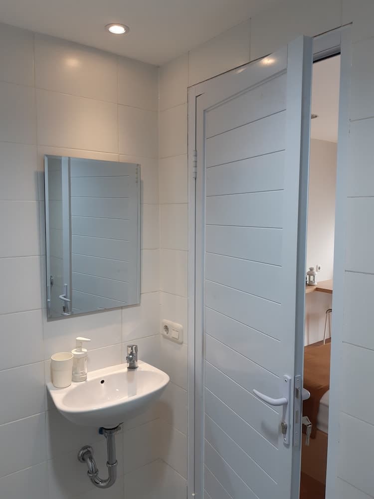 UROOMS Senayan