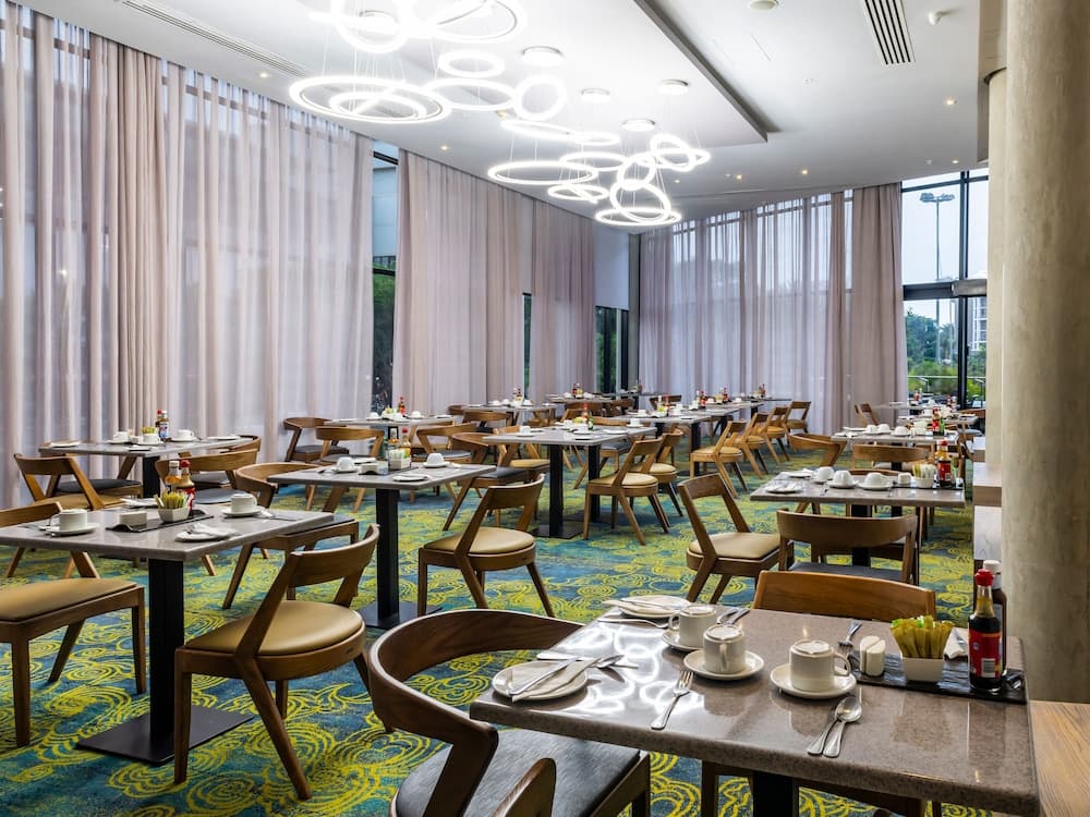 aha Gateway Hotel