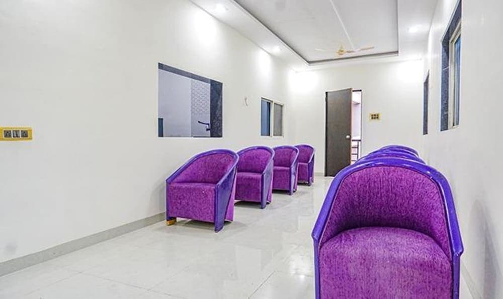 Fabhotel Classic Square