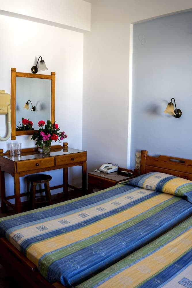 Cyclades Hotel