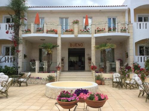Bueno Hotel