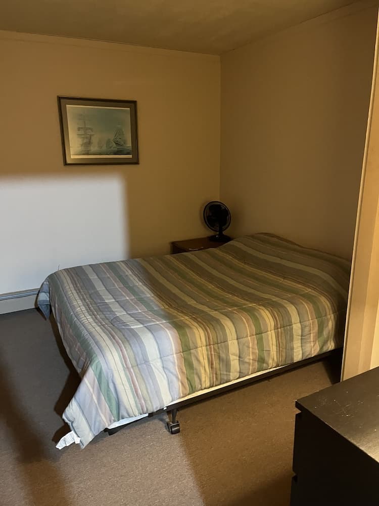 Brookside Motor Inn