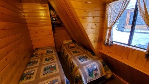 Reverse Creek Lodge