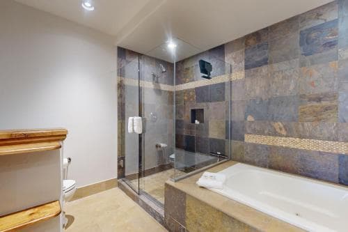 Settlers Lodge 104