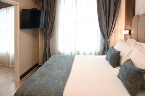 CLH Suites Santiago