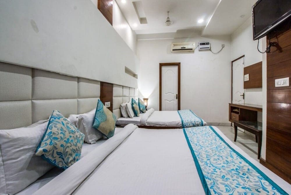 Goroomgo Namaskar Amritsar