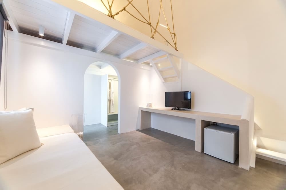 Artemis Suites