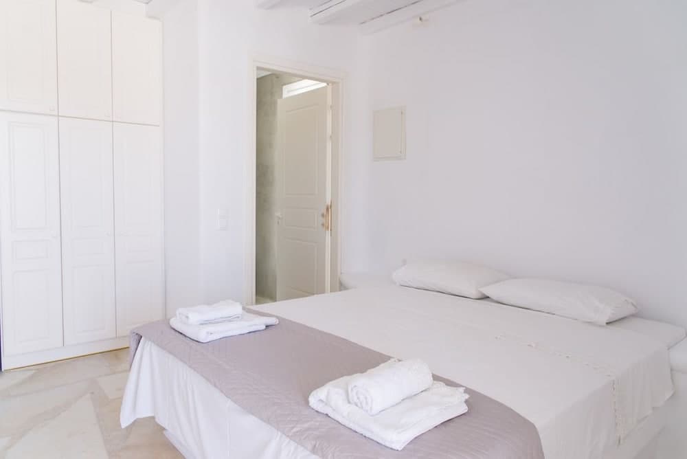 Adonis Villa