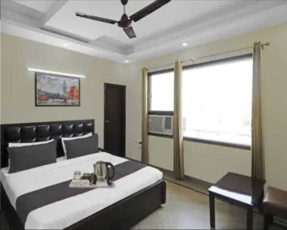 HOTEL 79