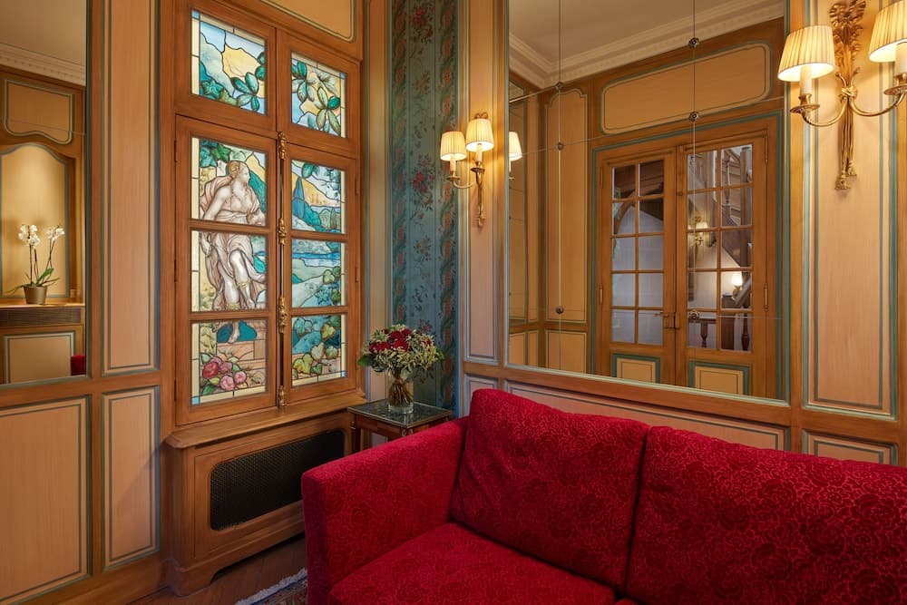 Hotel Raphael