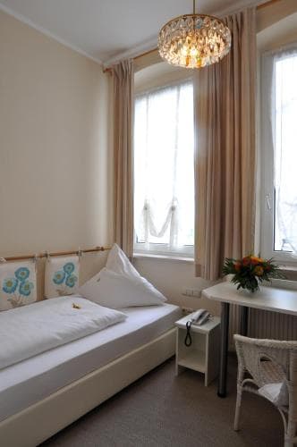 Hotel Grader