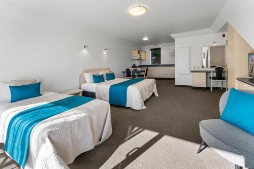 Avalon Manor Motel
